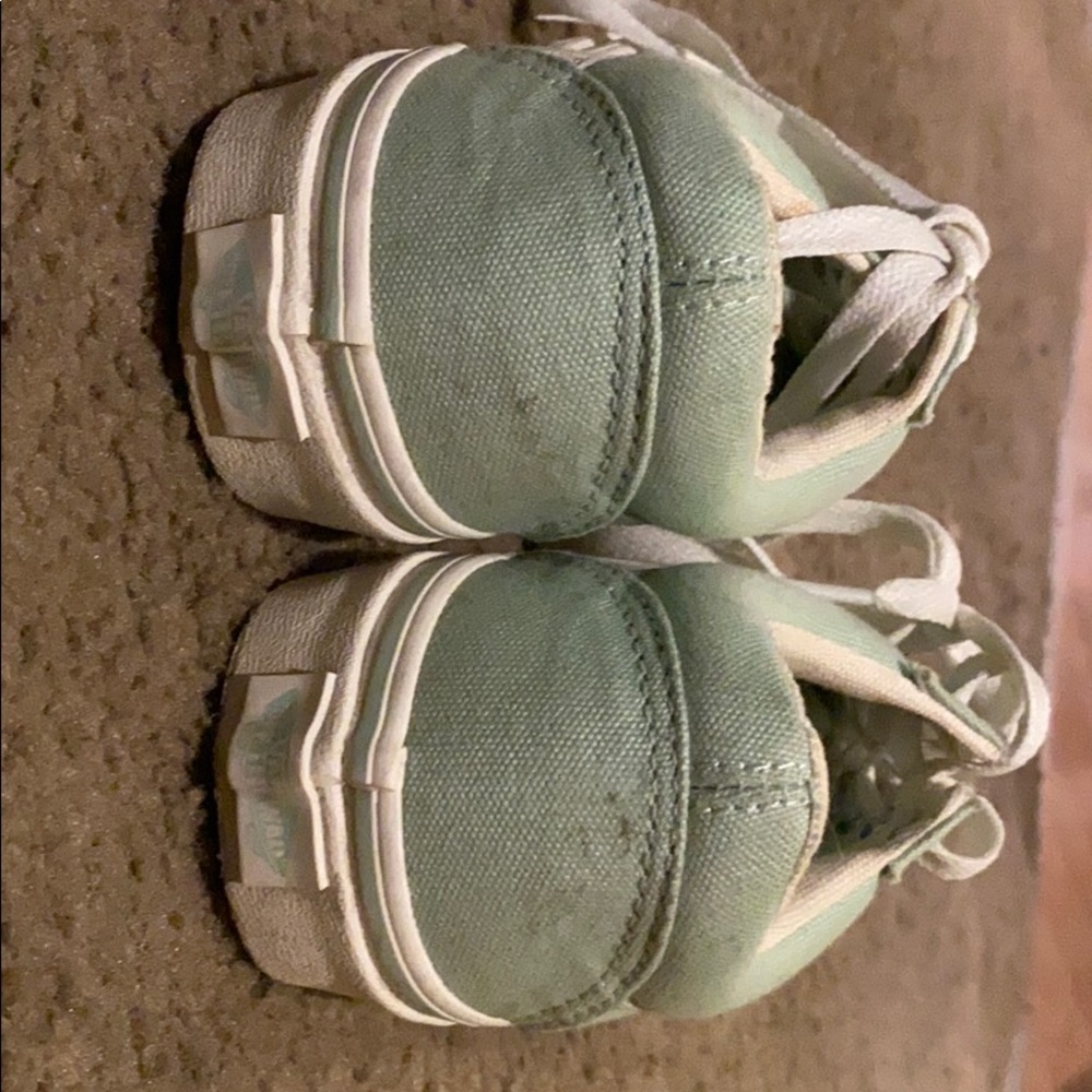 Vans - Picture 7 of 8